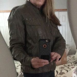 New without tags. Buttery soft Leather bomber jacket size L